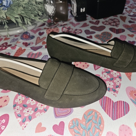 TALBOTS DEEP OLIVE GREEN RYAN KEEPER 9.5 M FLAT - Picture 8 of 10